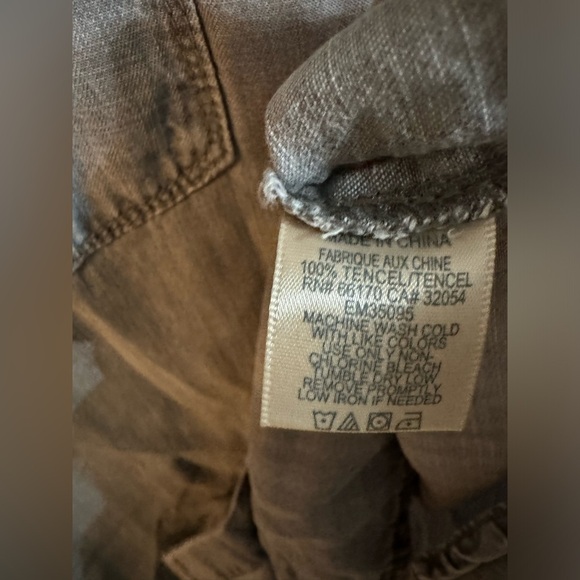 Cloth & Stone Anthropologie Chambray Button Down Shirt - Picture 5 of 7